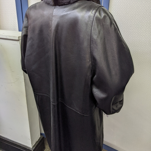 Dasco Vtg Lambskin Leather Coat with Mink Trim and Removable Rabbit Fur Liner - Picture 8 of 10
